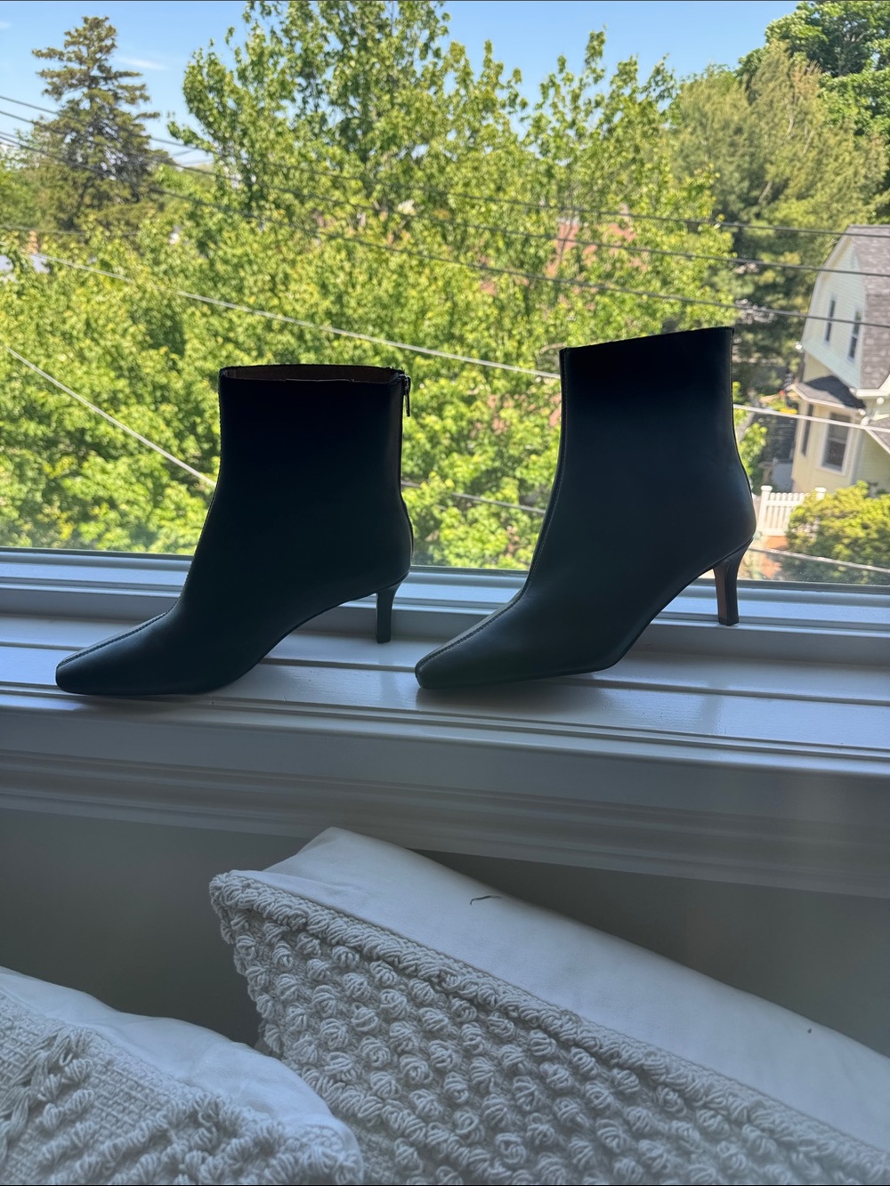 Madewell Black Pointed Toe Ankle Booties with Kitten Heel